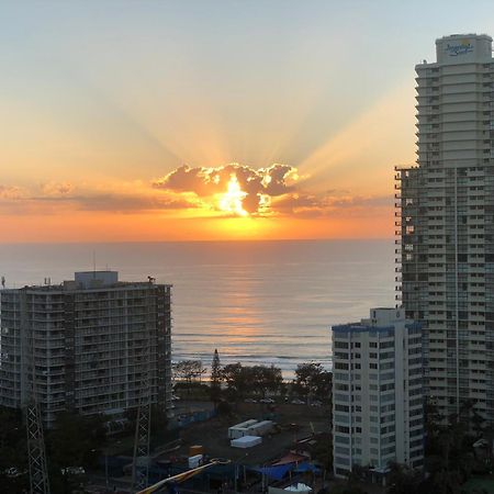 غولد كوست Solaire Apartments المظهر الخارجي الصورة