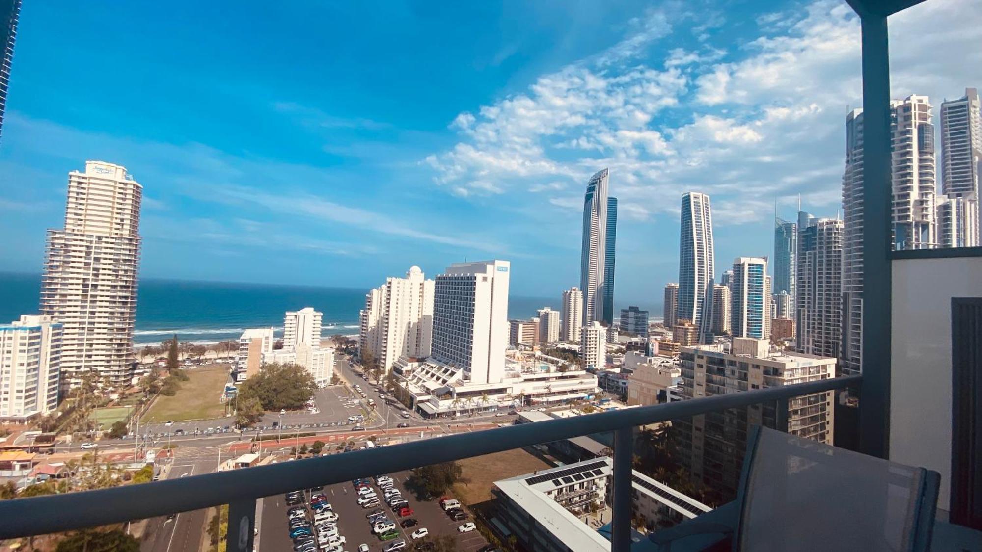 غولد كوست Solaire Apartments المظهر الخارجي الصورة