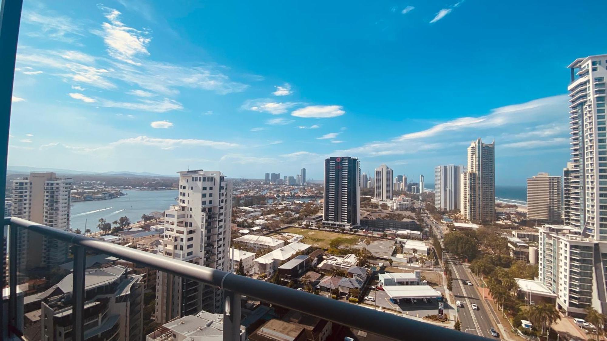غولد كوست Solaire Apartments المظهر الخارجي الصورة