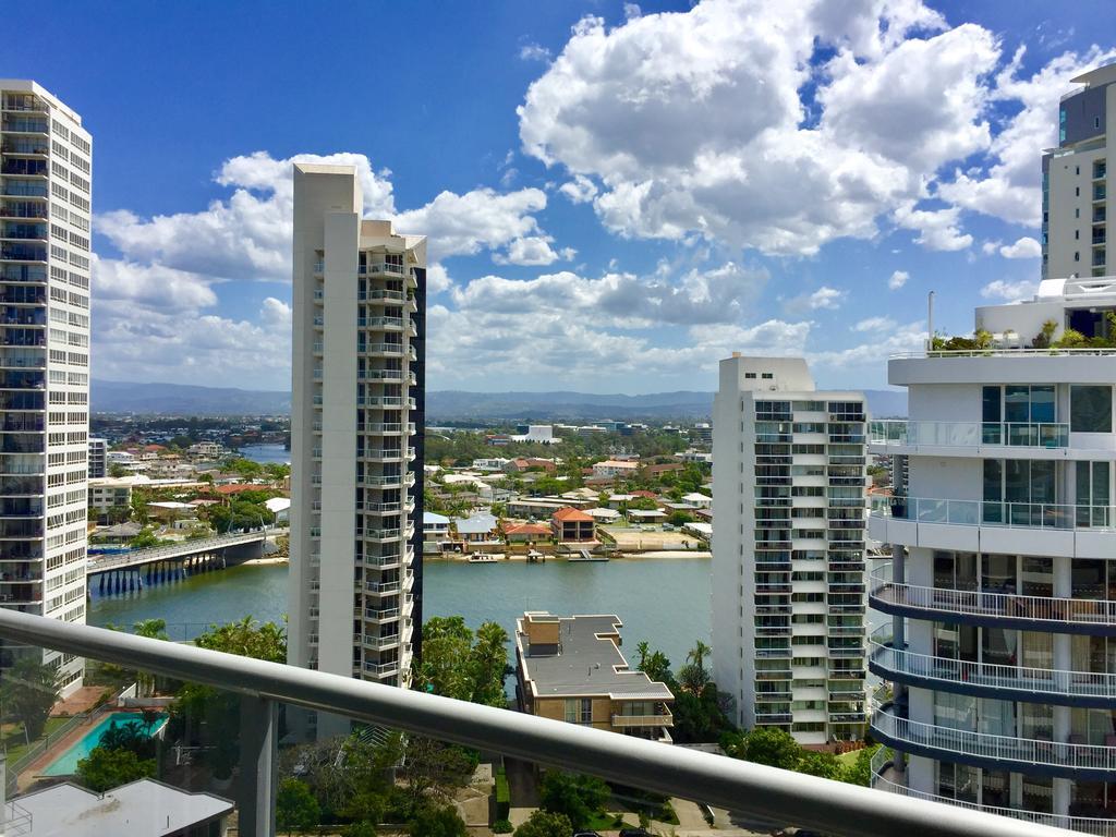 غولد كوست Solaire Apartments المظهر الخارجي الصورة